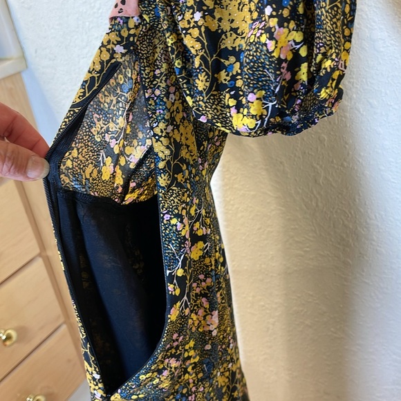 Urban Outfitters Sinclair Floral Puff Sleeve Mini Dress - Picture 10 of 13
